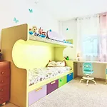 Charming With A Cozy Terrace Lejlighed
