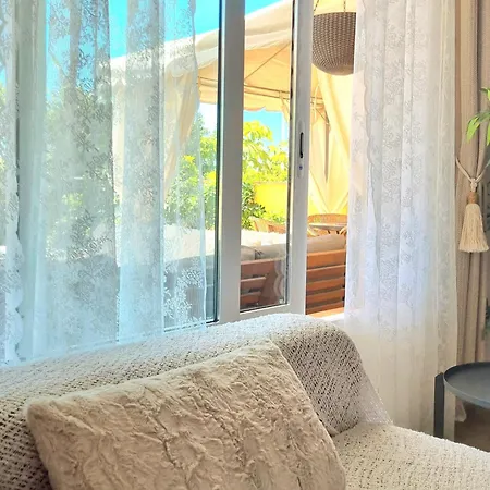 Апартаменты Charming Apartment With A Cozy Terrace Пуэрто-де-Сантьяго