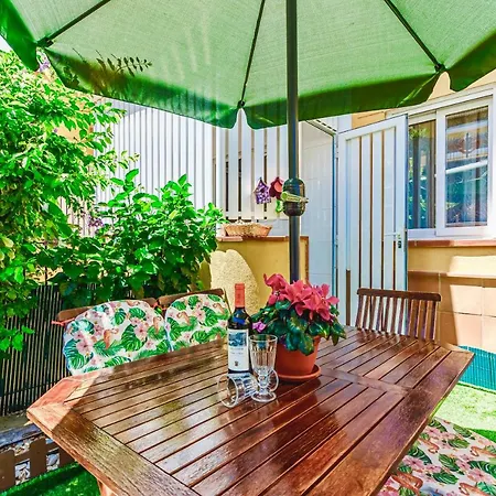 Апартаменты Charming Apartment With A Cozy Terrace
