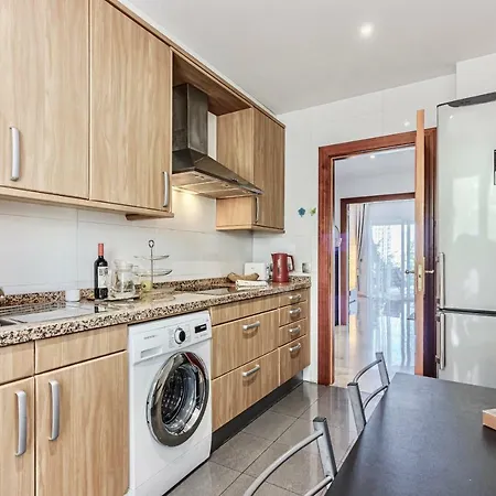 Appartement Spacious With Garden & Terrace